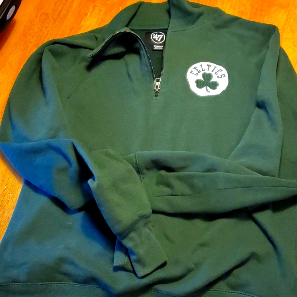 Boston Celtics Pullover